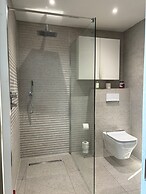 Breathtaking 4 Bedroom Townhouse In Central Murrayfield Location, Free