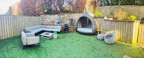 Breathtaking 4 Bedroom Townhouse In Central Murrayfield Location, Free