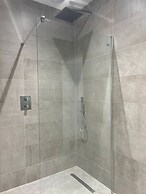 Breathtaking 4 Bedroom Townhouse In Central Murrayfield Location, Free