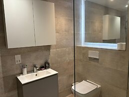 Breathtaking 4 Bedroom Townhouse In Central Murrayfield Location, Free