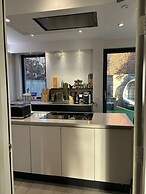 Breathtaking 4 Bedroom Townhouse In Central Murrayfield Location, Free