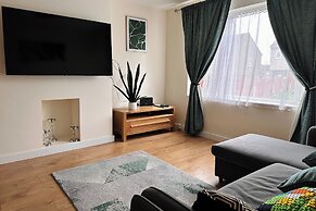 2 Bedroom Apartment-sleeps 6-parking-wifi