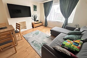 2 Bedroom Apartment-sleeps 6-parking-wifi