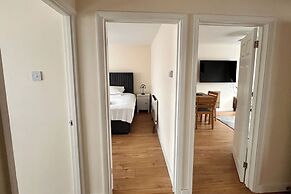 2 Bedroom Apartment-sleeps 6-parking-wifi