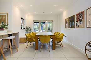 The Ascot Escape - Stylish 4bdr With Courtyard