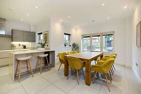 The Ascot Escape - Stylish 4bdr With Courtyard