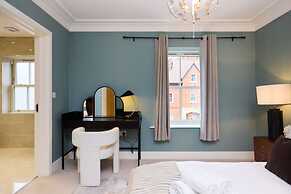The Ascot Escape - Stylish 4bdr With Courtyard
