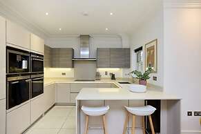 The Ascot Escape - Stylish 4bdr With Courtyard