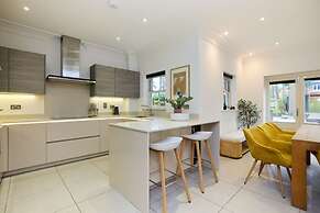The Ascot Escape - Stylish 4bdr With Courtyard