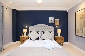 The Ascot Escape - Stylish 4bdr With Courtyard