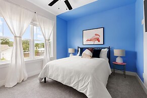 Blue Hour Playfully Designed Beach Home w Hot Tub Fire Pit Game Room