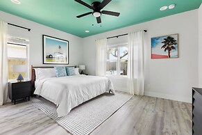 Blue Hour Playfully Designed Beach Home w Hot Tub Fire Pit Game Room