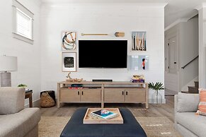 Miramar Beach Jewel Ultimate Group Retreat 5 King Bedrooms Pool Backya