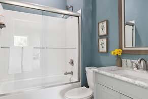 Miramar Beach Jewel Ultimate Group Retreat 5 King Bedrooms Pool Backya