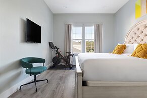 Miramar Beach Jewel Ultimate Group Retreat 5 King Bedrooms Pool Backya