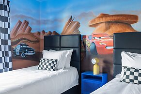 Twice-as-nice Resort Home Near Disney Pool and Game Room 20 Guests