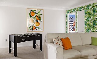 Twice-as-nice Resort Home Near Disney Pool and Game Room 20 Guests