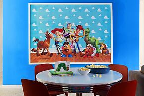 Coconut Breeze Resort Home Near Parks 25 Guests Located in Solara Reso