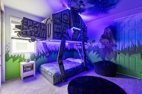 Coconut Breeze Resort Home Near Parks 25 Guests Located in Solara Reso