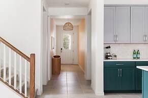 Coconut Breeze Resort Home Near Parks 25 Guests Located in Solara Reso