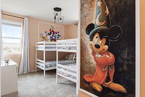 Coconut Breeze Resort Home Near Parks 25 Guests Located in Solara Reso