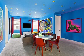 Coconut Breeze Resort Home Near Parks 25 Guests Located in Solara Reso