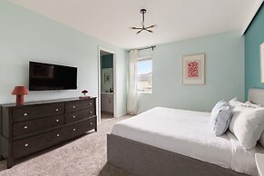 Coconut Breeze Resort Home Near Parks 25 Guests Located in Solara Reso