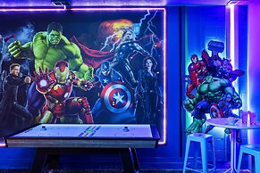 Coconut Breeze Resort Home Near Parks 25 Guests Located in Solara Reso