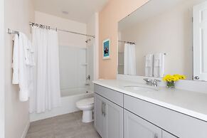 Coconut Breeze Resort Home Near Parks 25 Guests Located in Solara Reso