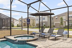 Coconut Breeze Resort Home Near Parks 25 Guests Located in Solara Reso