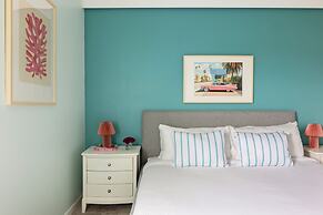 Coconut Breeze Resort Home Near Parks 25 Guests Located in Solara Reso