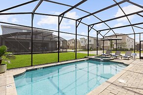 Coconut Breeze Resort Home Near Parks 25 Guests Located in Solara Reso