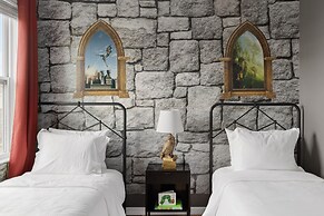 Broad Oak Stocked Solterra Retreat Pool Game Room 17 Guests Themed Roo