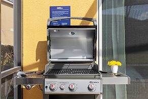 Broad Oak Stocked Solterra Retreat Pool Game Room 17 Guests Themed Roo