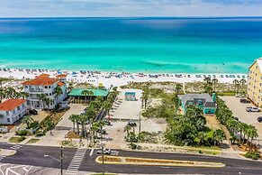 Woodward Way Luxe Villa Near Beach w Pool Hot Tub Stocked Chef s Kitch