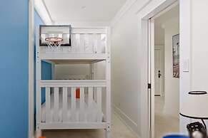 Woodward Way Luxe Villa Near Beach w Pool Hot Tub Stocked Chef s Kitch