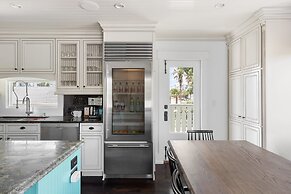 Woodward Way Luxe Villa Near Beach w Pool Hot Tub Stocked Chef s Kitch