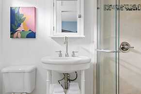 Woodward Way Luxe Villa Near Beach w Pool Hot Tub Stocked Chef s Kitch