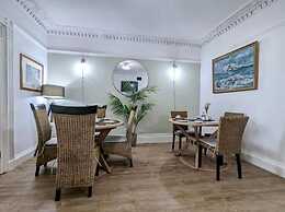 Helmsman Guesthouse