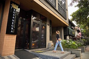 Rosa Negra Comfort Suite Stadio Aparta