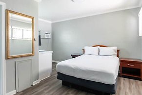 Cozy Stay in Brownstown w/ Wi-fi & Streaming TV