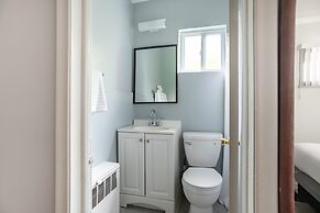 Cozy Stay in Brownstown w/ Wi-fi & Streaming TV