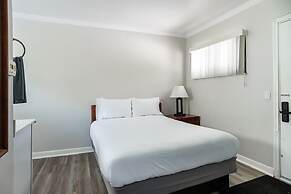 Cozy Stay in Brownstown w/ Wi-fi & Streaming TV