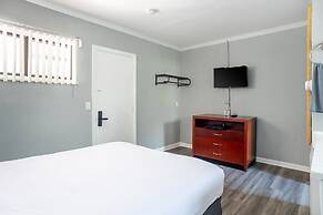 Cozy Stay in Brownstown w/ Wi-fi & Streaming TV