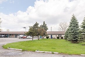 Stylish Downtown Detroit Apartment for 2 With Wifi