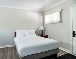 Stylish Downtown Detroit Apartment for 2 With Wifi