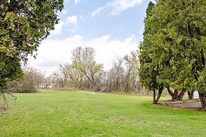 Private Room w/ Bath & Kitchen Access in Brownstown