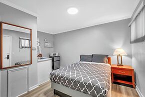 Comfortable Stay in Brownstown w/ Great Amenities