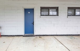 Comfortable Stay in Brownstown w/ Great Amenities