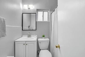 Comfortable Stay in Brownstown w/ Great Amenities